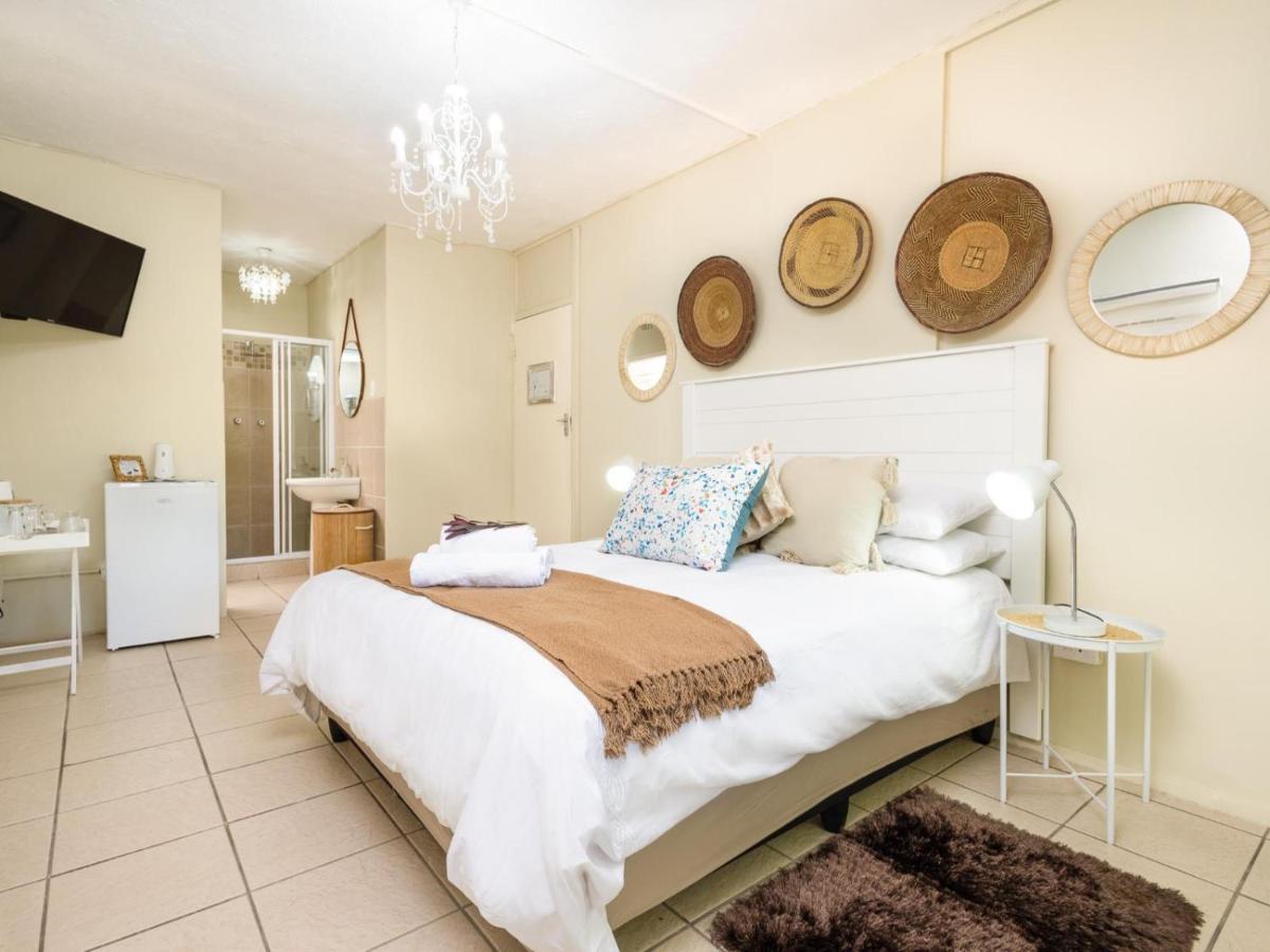 Woelfe Krantz Accommodation Mbombela Bagian luar foto