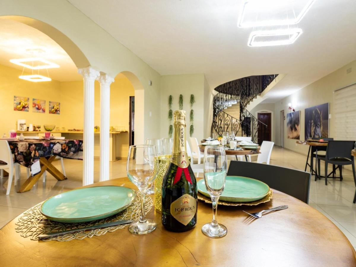 Woelfe Krantz Accommodation Mbombela Bagian luar foto