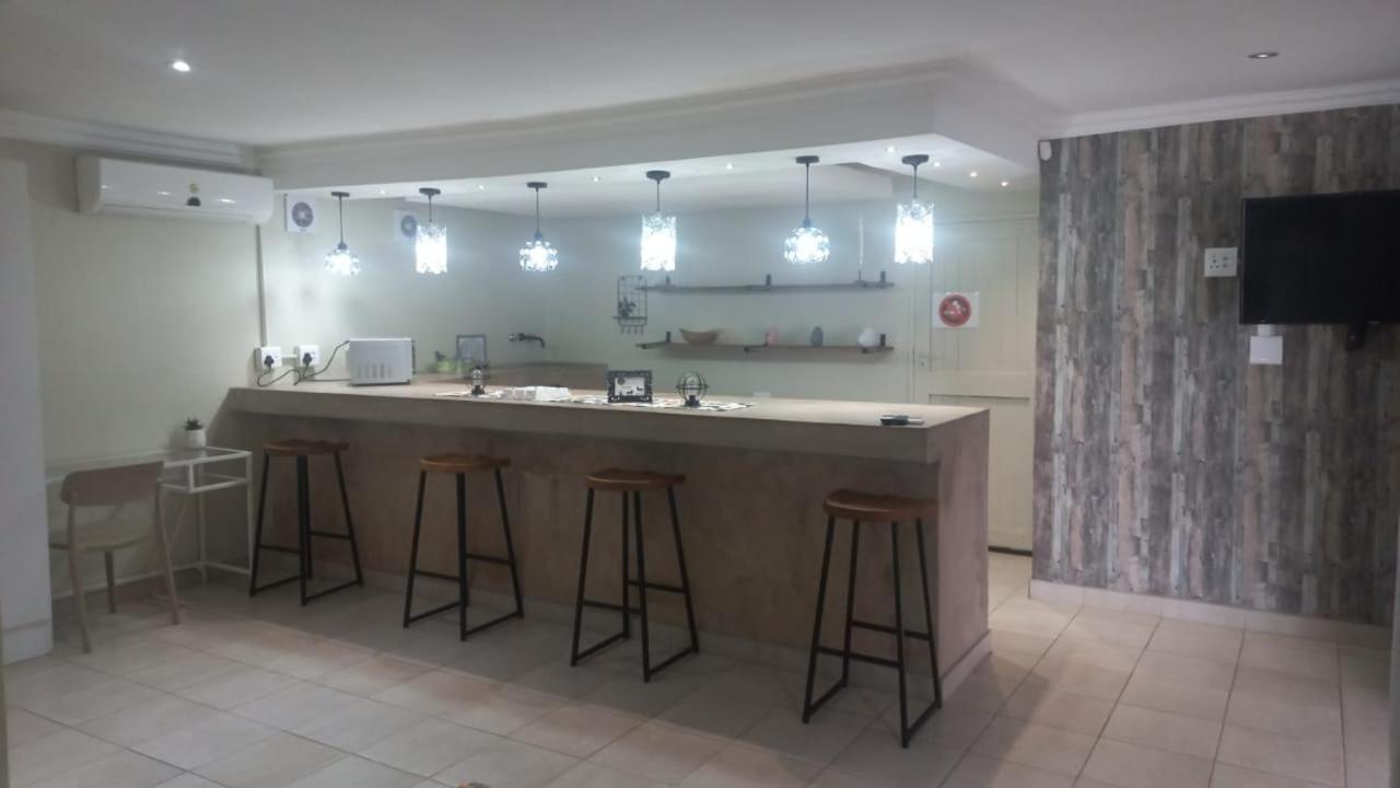 Woelfe Krantz Accommodation Mbombela Bagian luar foto
