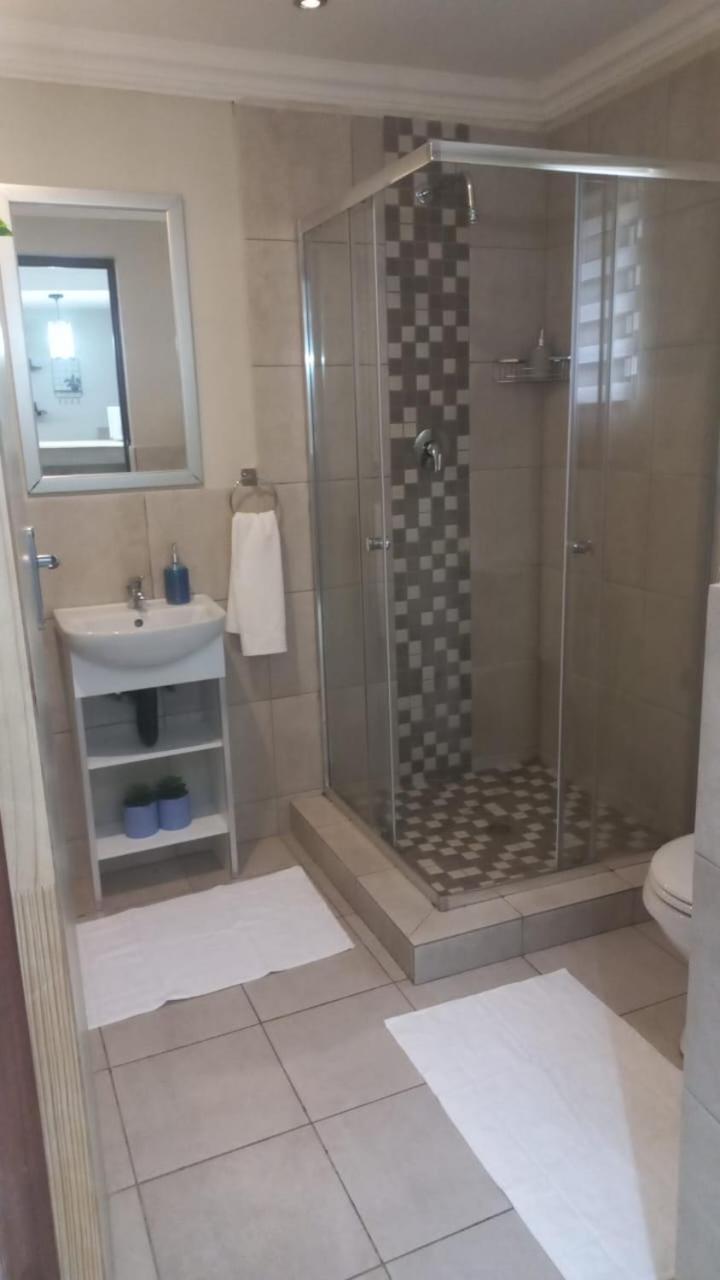 Woelfe Krantz Accommodation Mbombela Bagian luar foto