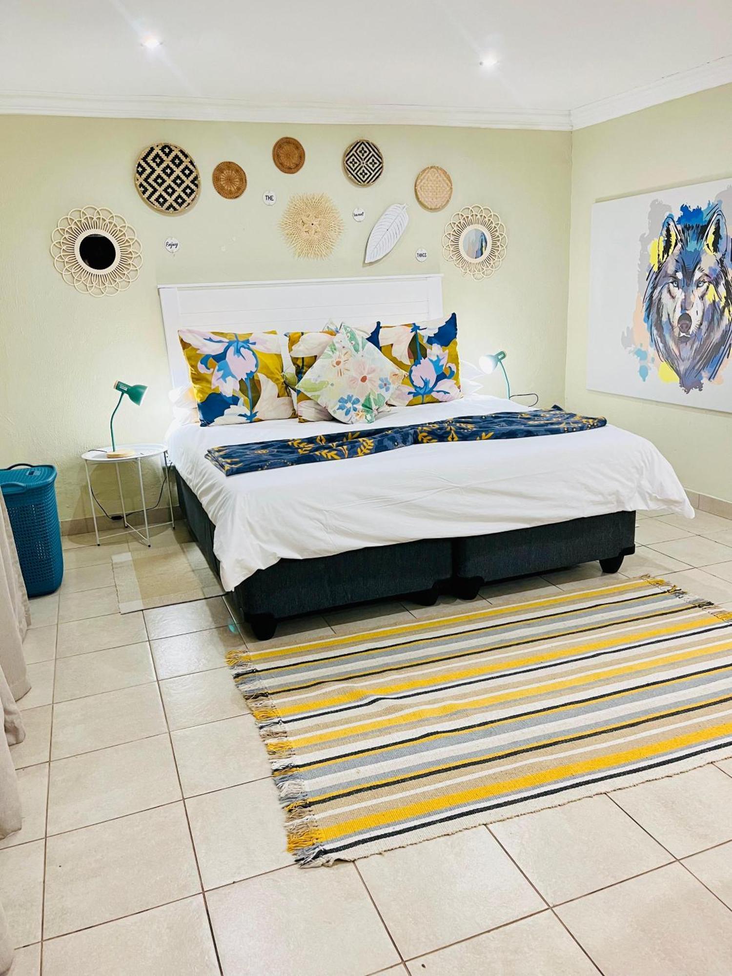 Woelfe Krantz Accommodation Mbombela Bagian luar foto