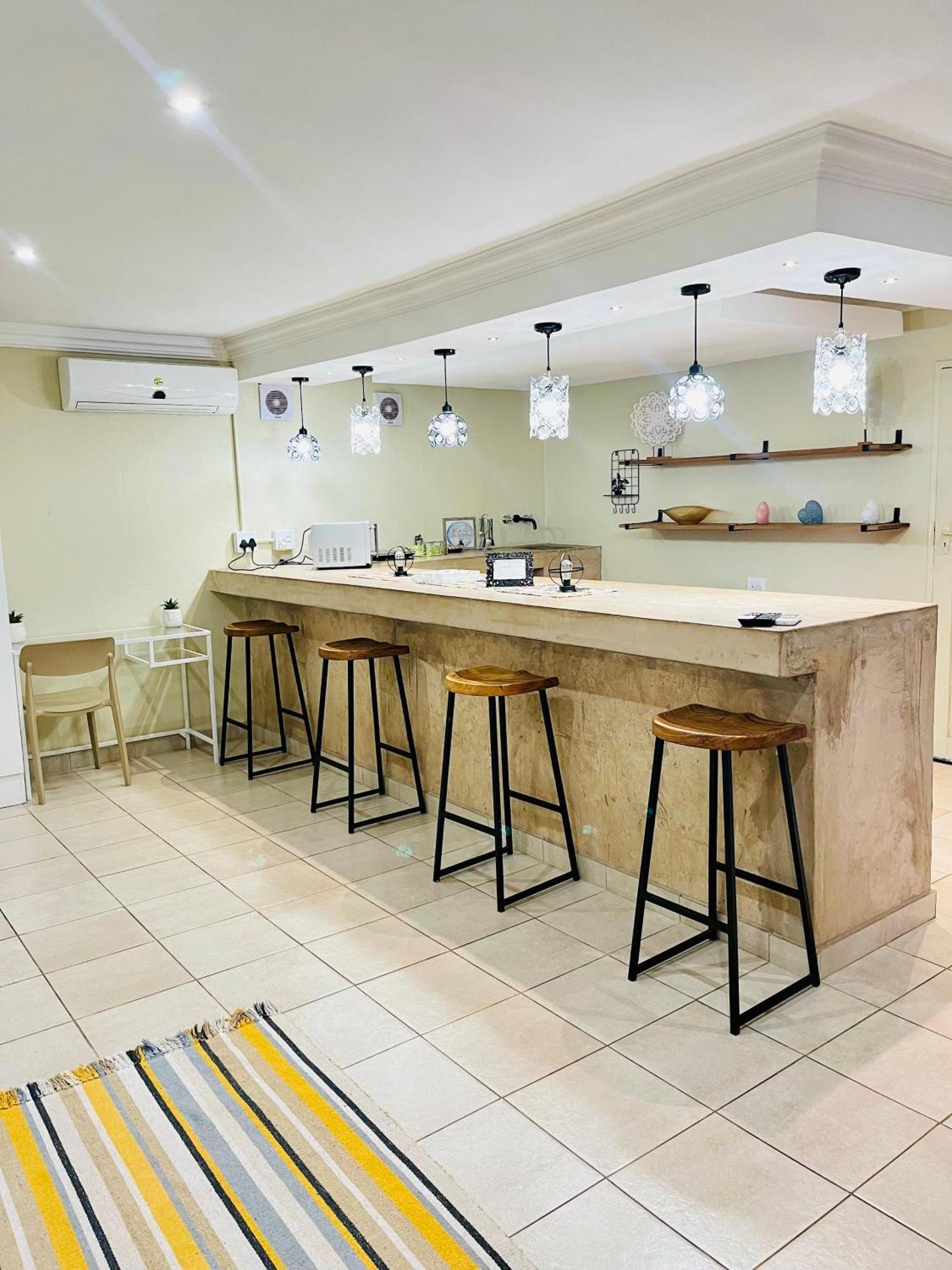 Woelfe Krantz Accommodation Mbombela Bagian luar foto