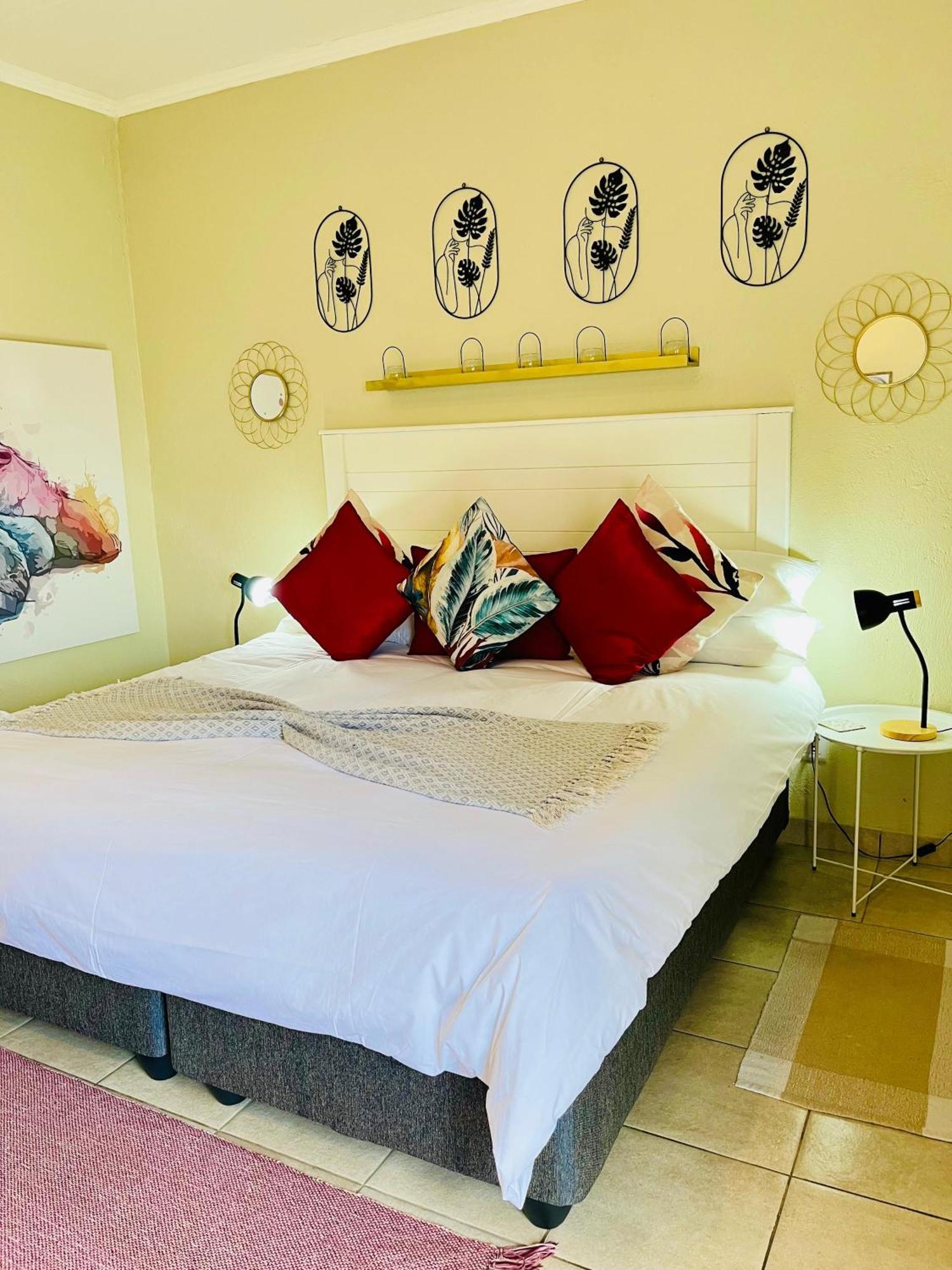 Woelfe Krantz Accommodation Mbombela Bagian luar foto